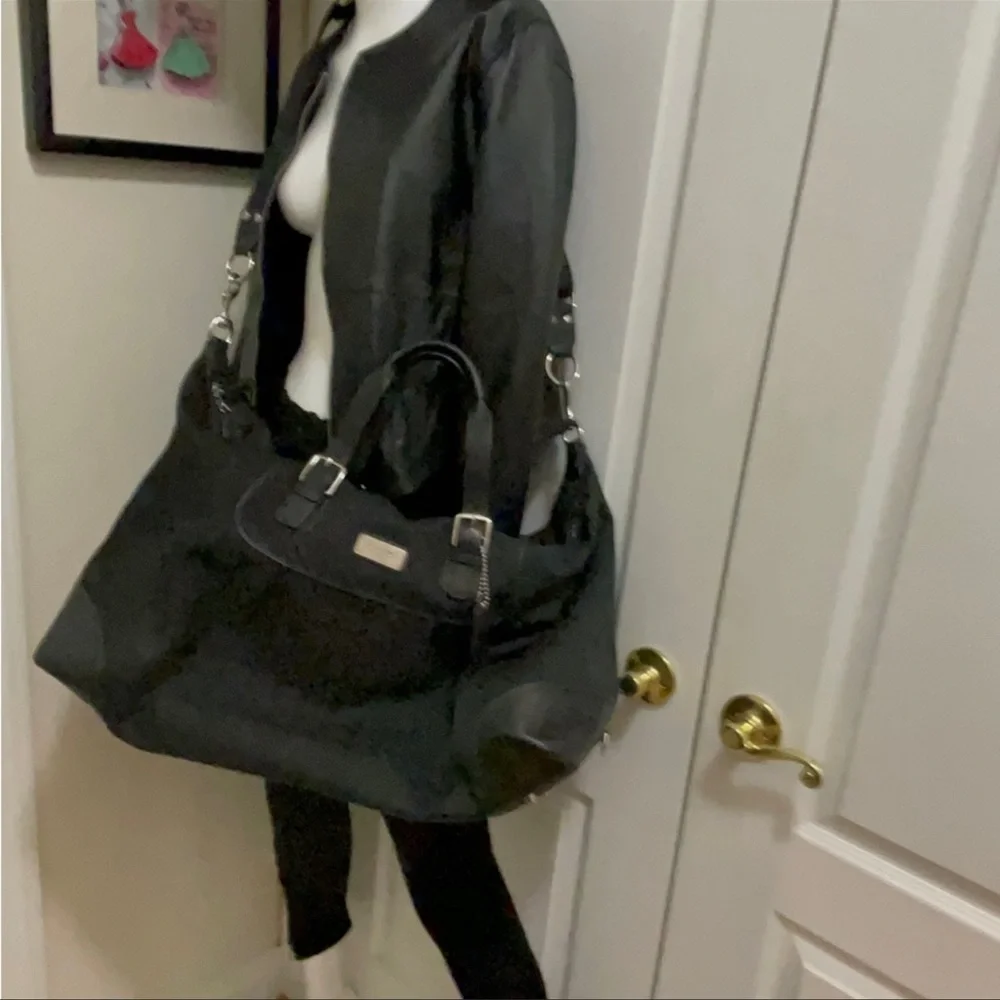 Authentic coach large travel luggage good conditions